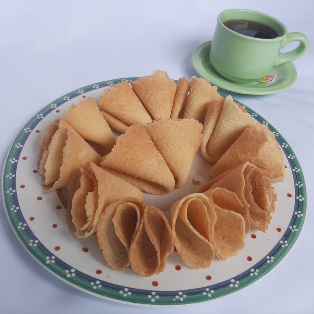 

Kue Semprong Lipat