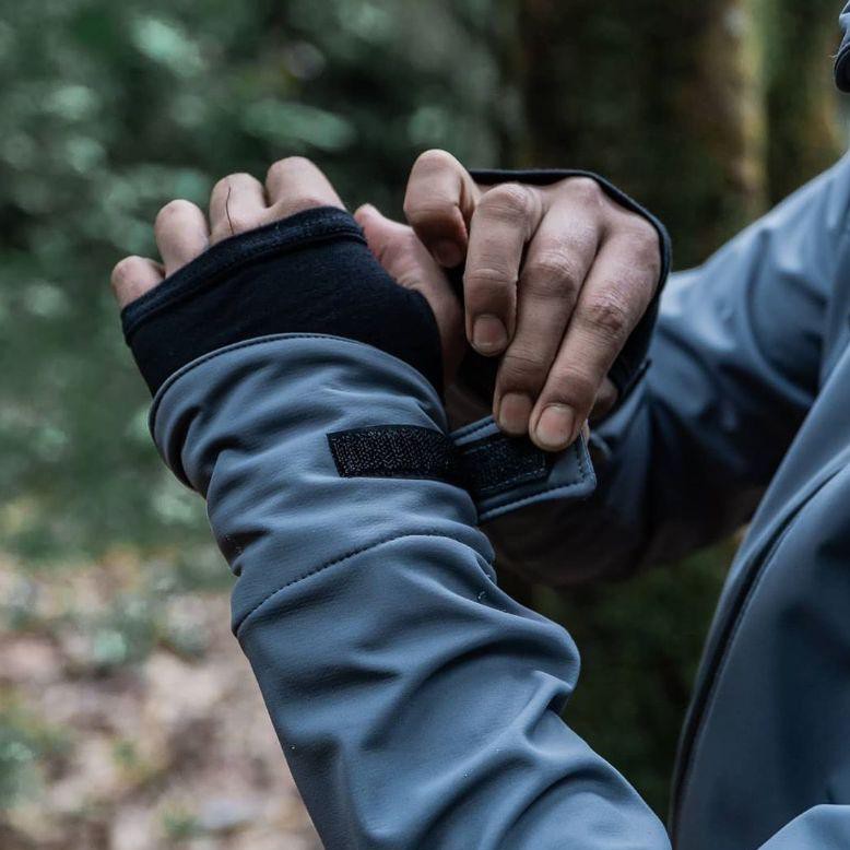 {TOKO ID ♨*♨230#111} Jaket Gunung Gore-tex Infinium Jacket Mountaingeer Halcon Series (CODE CS1300)