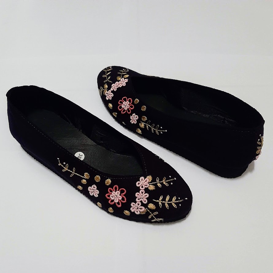 etnik fashion sepatu hak tinggi 2,5cm wanita pesta wedges slip on terbaru murah sulam biru tua navy