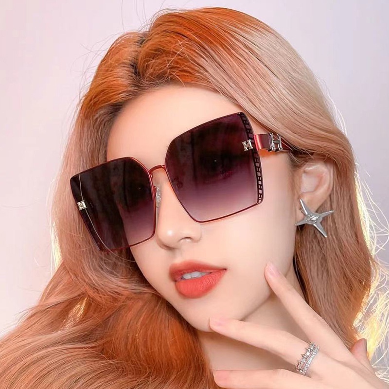 Kacamata Hitam Bentuk Kotak Oversized Bahan Metal Gaya Korea Untuk Wanita