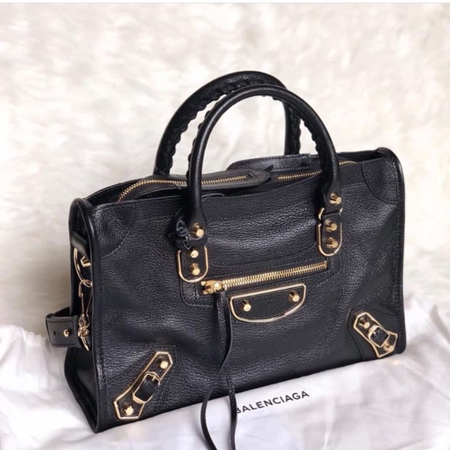For Rent/Sewa Authentic Balenciaga Mettalic City Edge Regular 38
