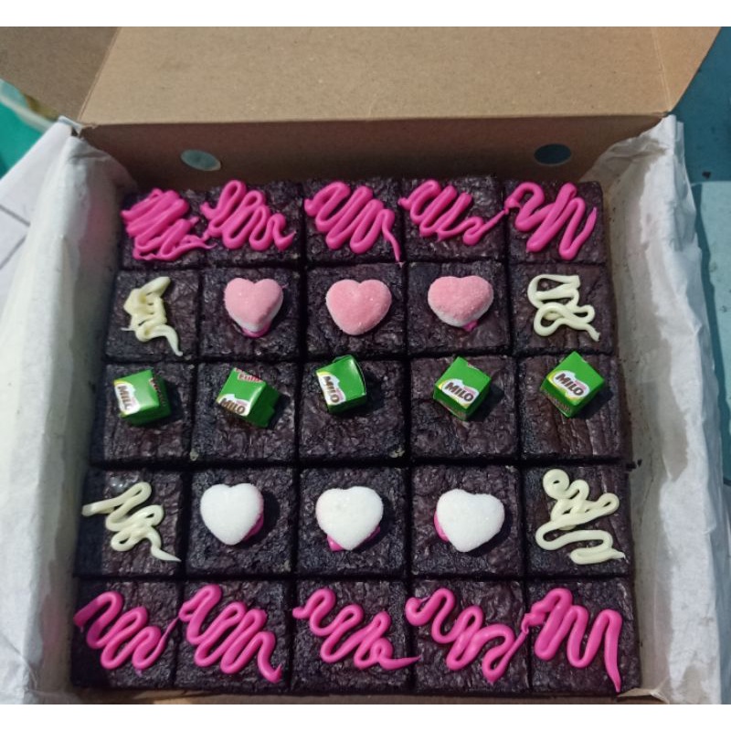 

Fudgy Brownies/ shiny crush