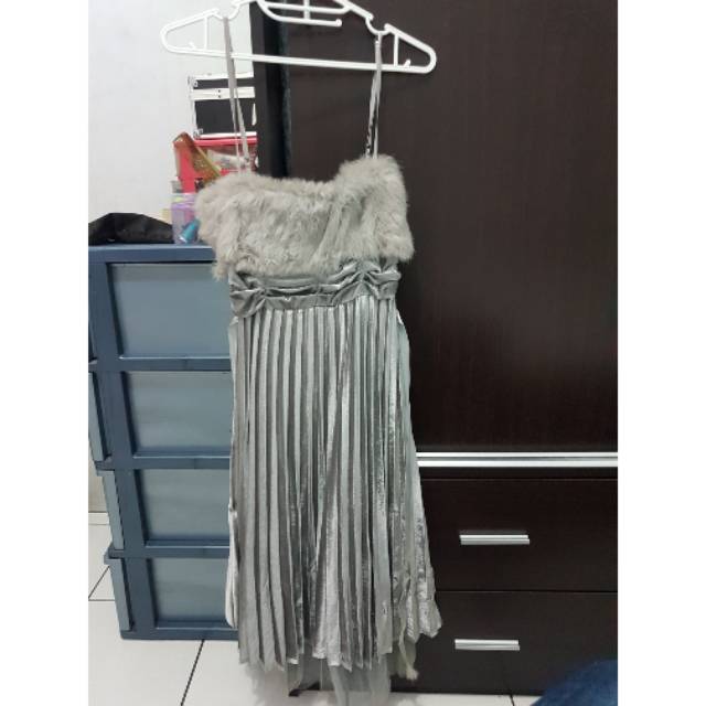 Dress pesta silver preloved