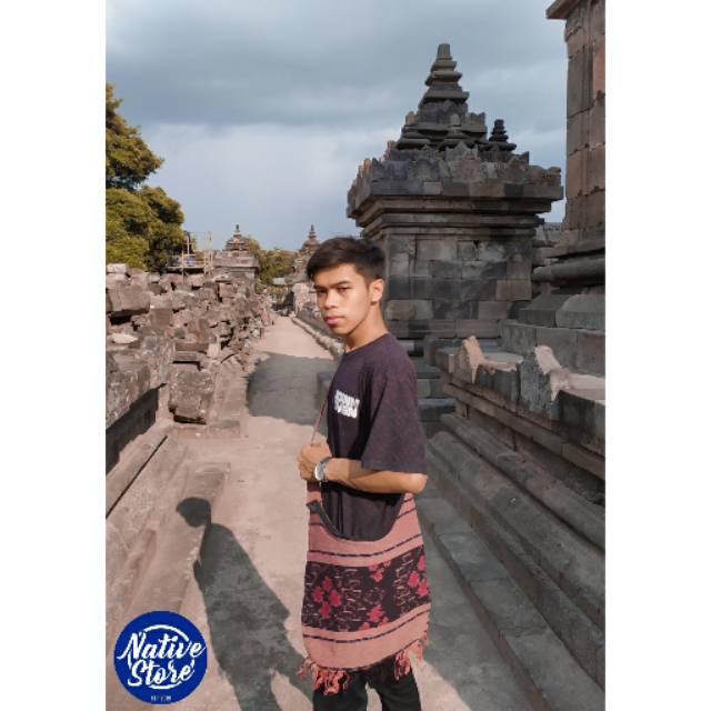 Tas selempang tenun