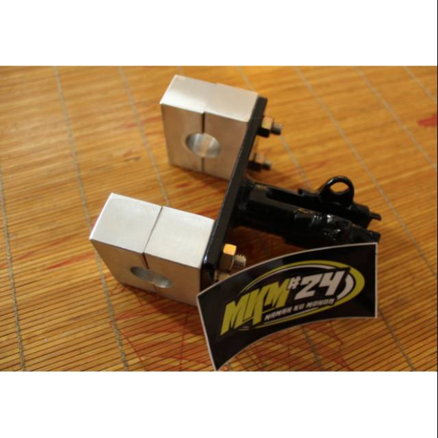 Dudukan stang roadrace universal Yamaha Honda