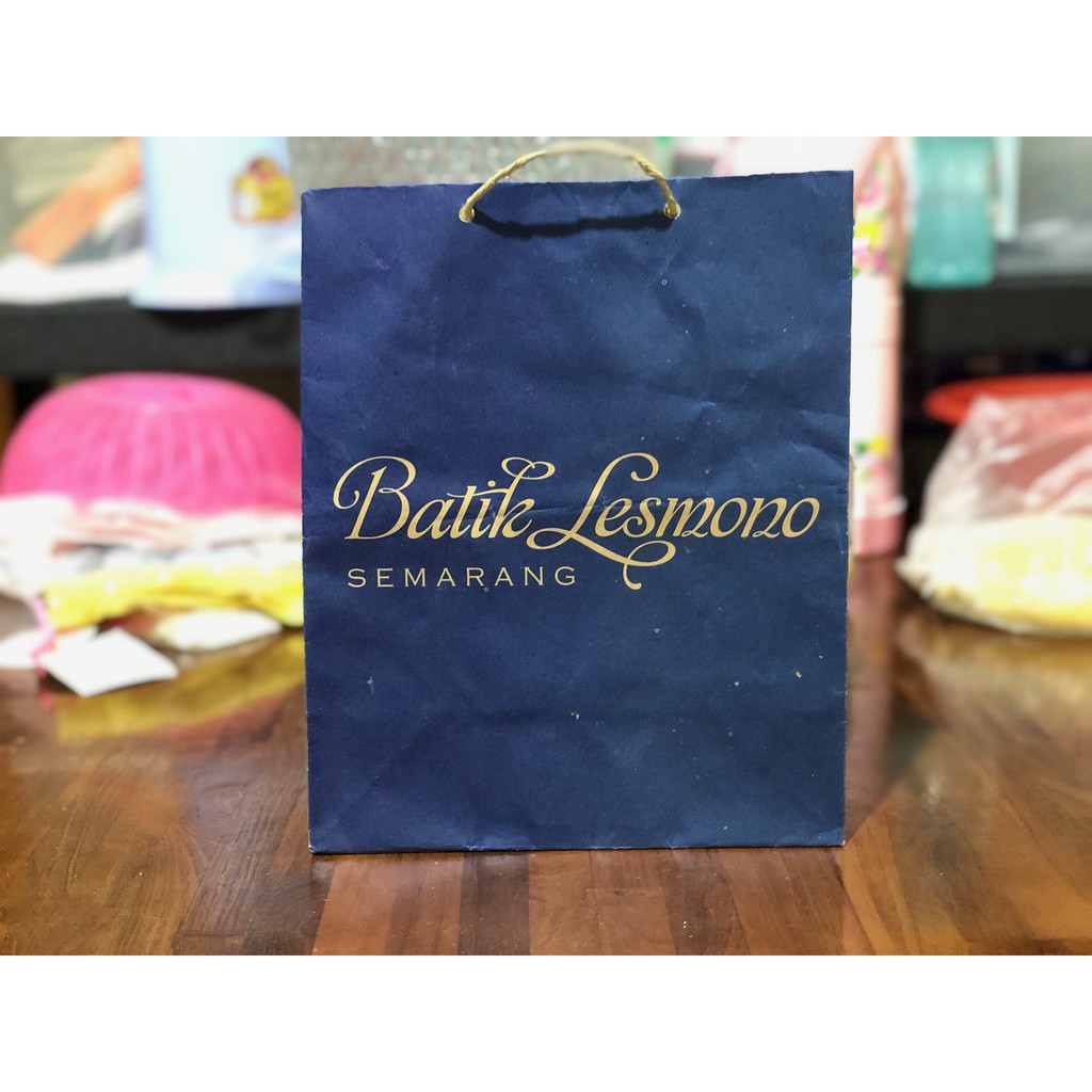 

Paperbag Batik Lesmono