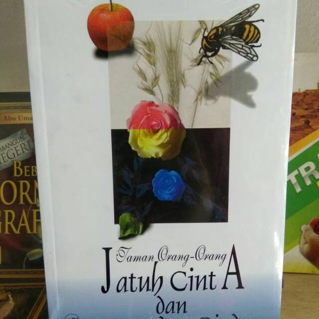 TAMAN TAMAN ORANG JATUH CINTA