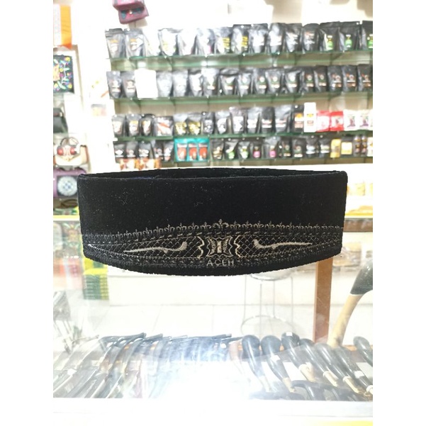 Peci Aceh motif pintu Aceh dan rencong/peci khas Aceh