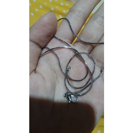 KALUNG TITANIUM BELUT BULAT LIONTIN CHENEL WANITA