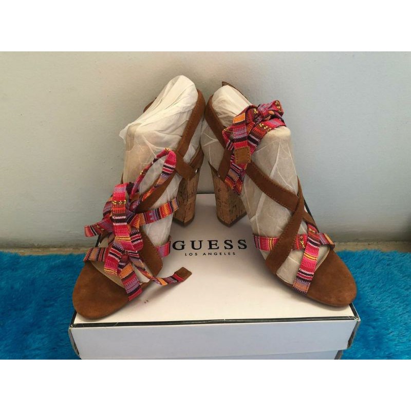 Sepatu Guess Preloved Second seperti baru