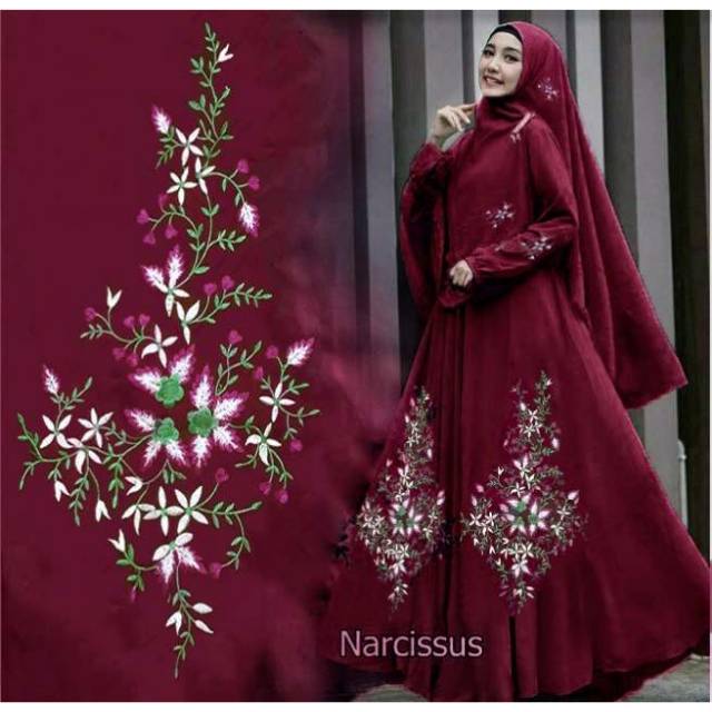 Narcisus maroon, hitam
