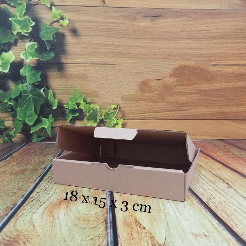 

box/kardus 18x15x3cm...die cut