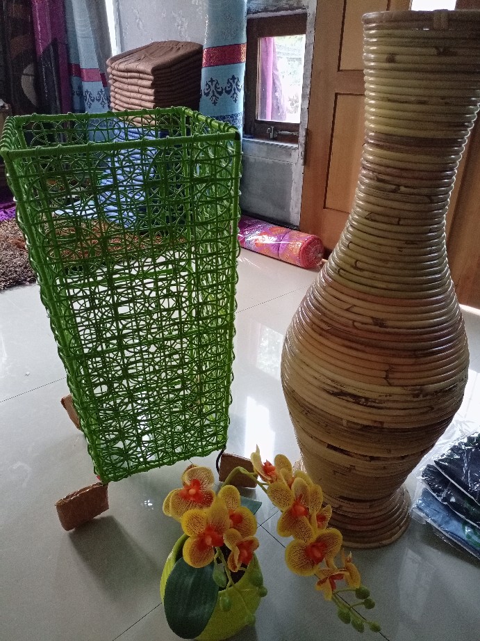 Tempat Payung Rotan Sintetis Bentuk Kotak Dan Bulat