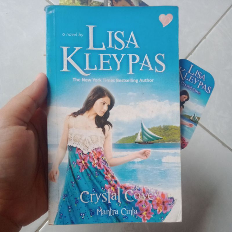 NOVEL by Lisa Kleypas dengan judul Crystal Cove penerbit Dastan