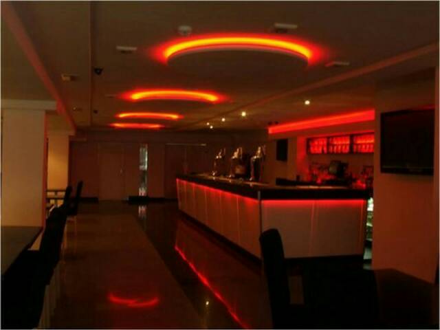 1M LAMPU LED STRIP MERAH SMD 5050 SELANG PER METER 220V MATA BESAR Waterproff untuk Dekorasi Ruangan