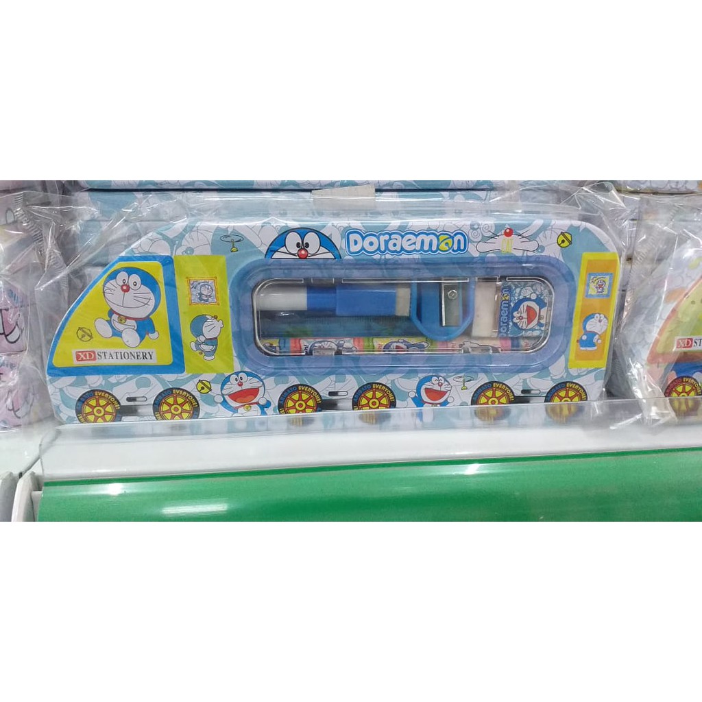 

Kotak Pensil Set Doraemon