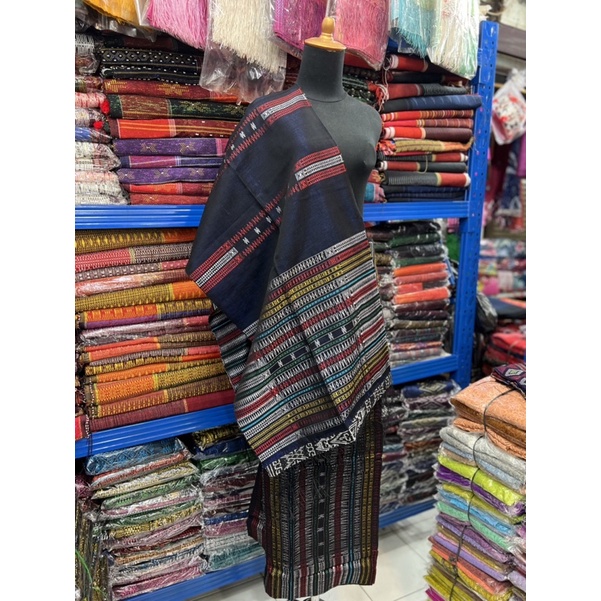 Songket Tarutung Tenun Tangan Asli motif Pucca Bintik dengan sambungan di tengah dengan menggunakan benang 100 asli