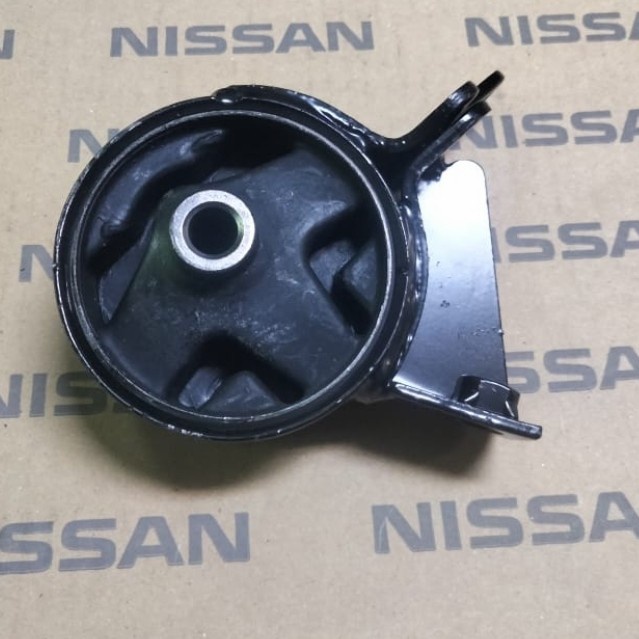 B13 Sunny sentra dudukan mesin engine mounting monting kanan