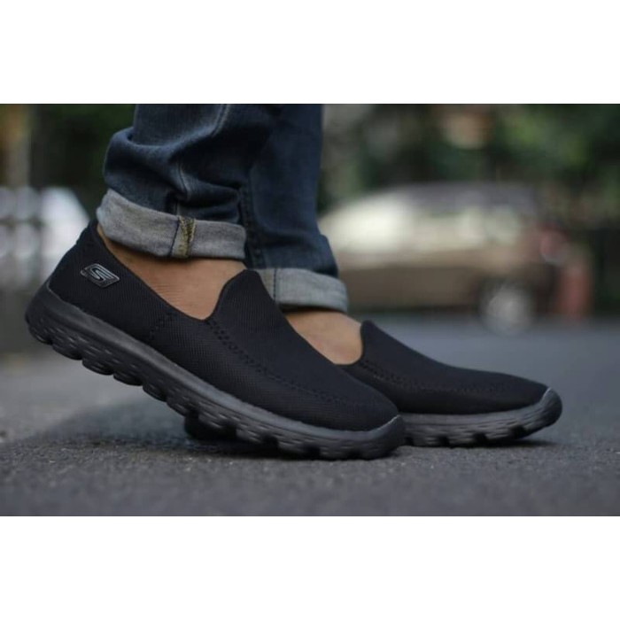 Sepatu Sketchers Go Walk Slip On Pria