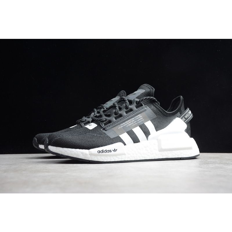 SEPATU ADIDAS NMD R1 V2 BLACK WHITE