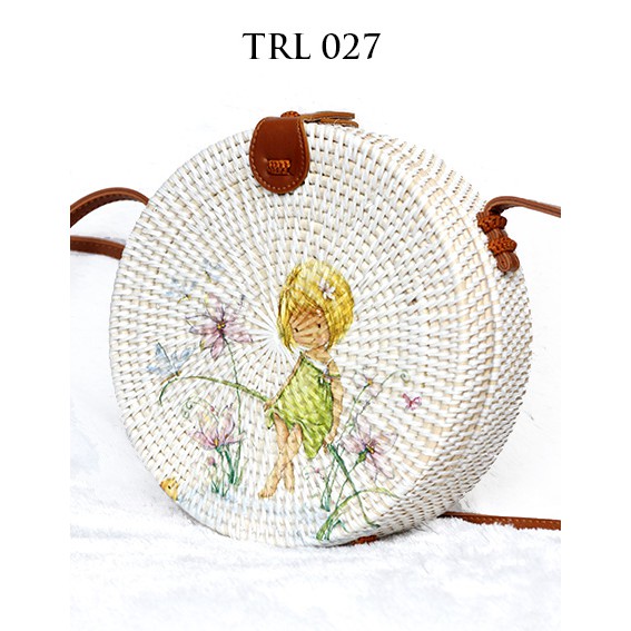 

Grosir Tas Rotan Bali Lukis Decoupage TRL027 Motif Barbie Gadis Cilik Diameter 20cm