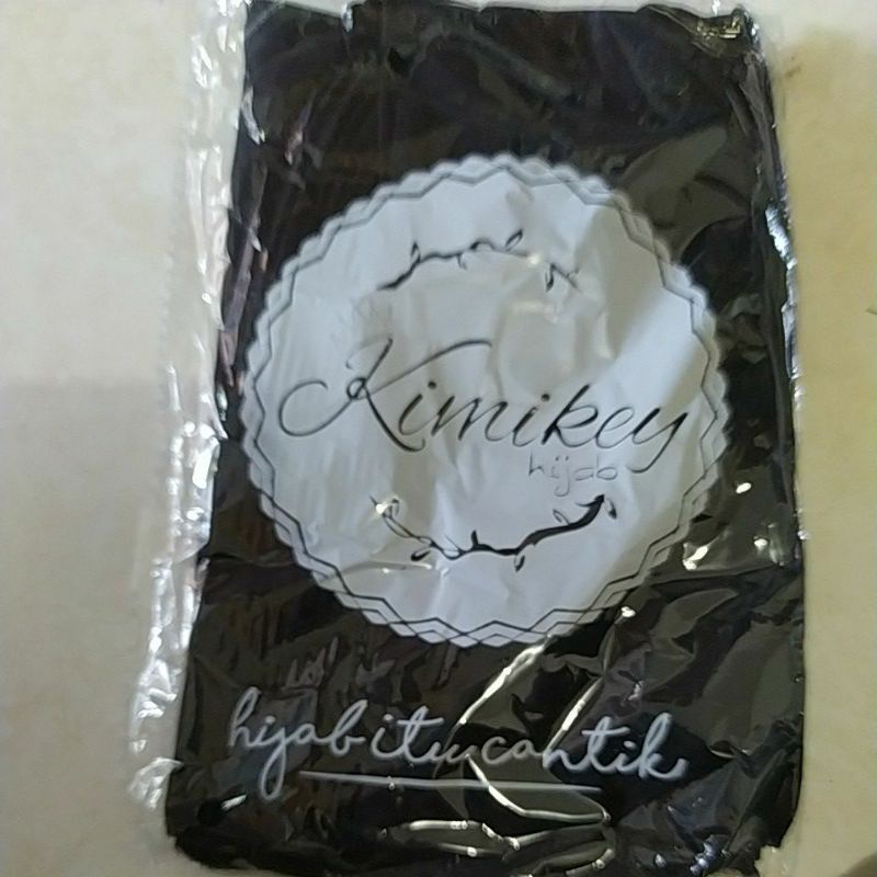 HIJAB INSTAN MAIDA SERUT ORI KIMIKEY-Hitam