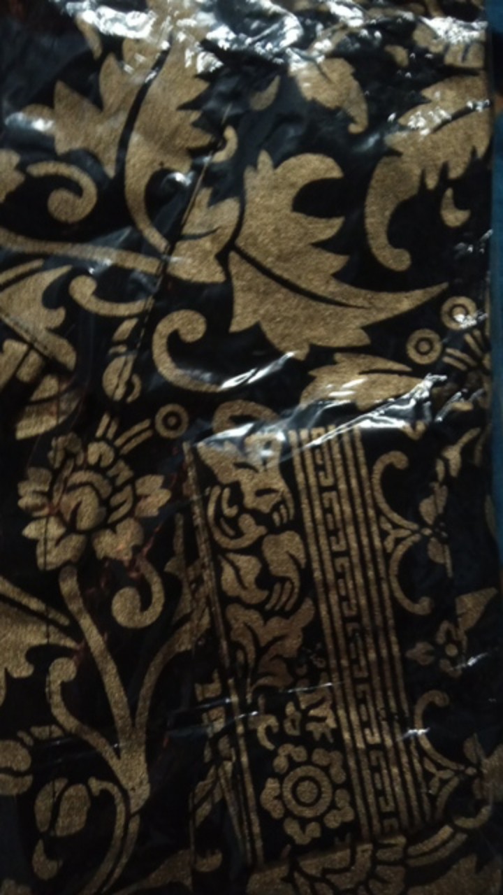 Kemeja Batik Kekinian Corak Cerah