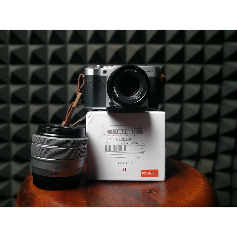 Fujifilm XA-5 + lensa kit 15-45mm dan Lensa fix 7artisans 35mm F1.2 mark II