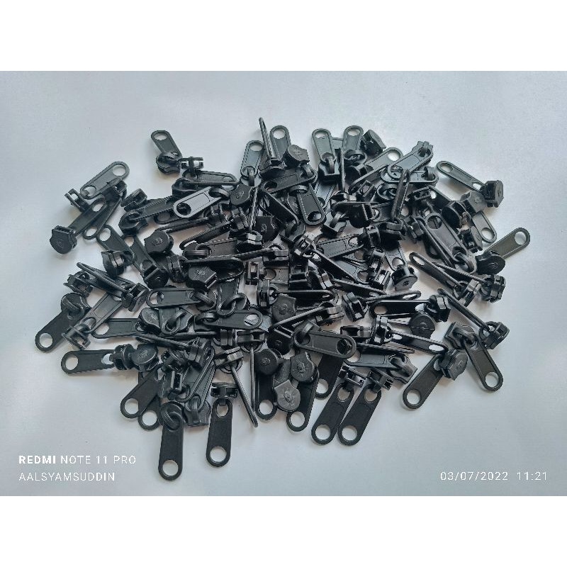 100 PCS KEPALA RESLETING PLASTIK HITAM NO 5