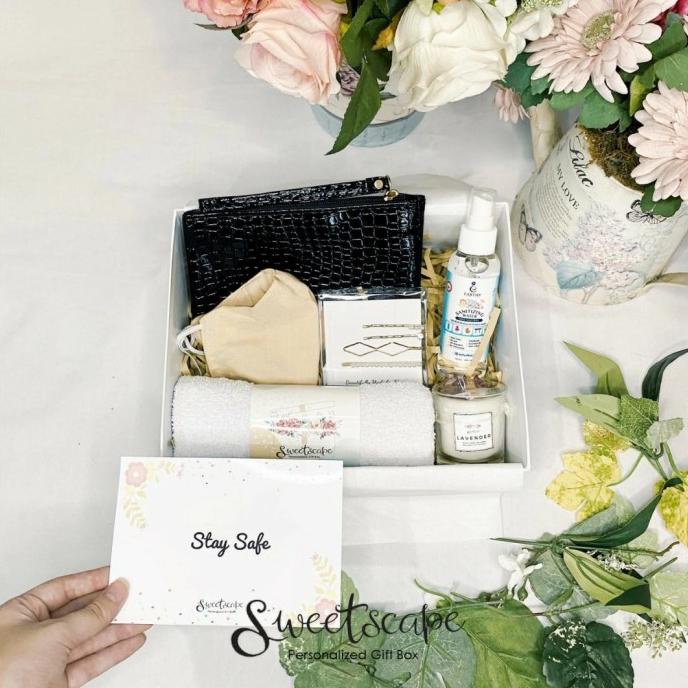 

GIFT BOX PACKAGE 186-PAKET HAMPERS 186 - HOPE YOU STAY SAFE SCS543D3