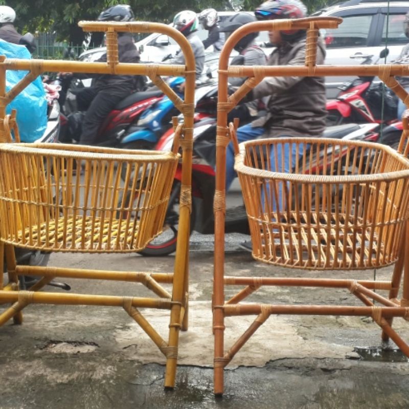 Ayunan Bayi Rotan Bonus Kasur / Box Bayi Model Ayun Maju Mundur-Ayunan Saja