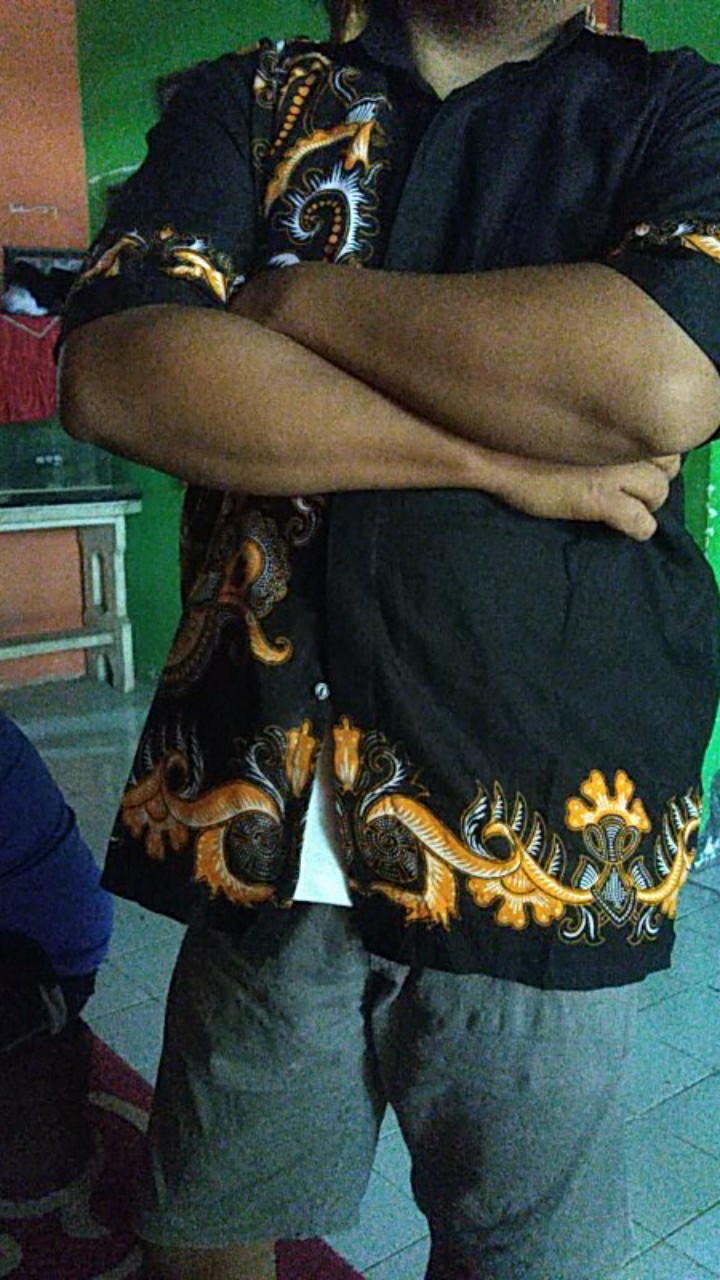 Batik Lengan Pendek Motif Wayang Dan Elung