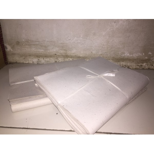 

kertas putih 1kg 32x45cm / kertas nasi padang / kertas pembungkus nasi