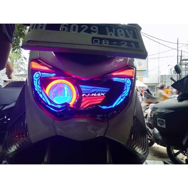 Hid projector nmax custom 1