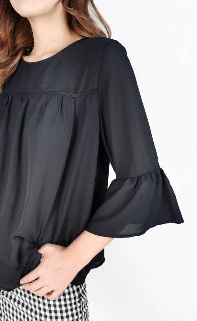 Old navy black cotton flowy bellsleeve babydoll blouse