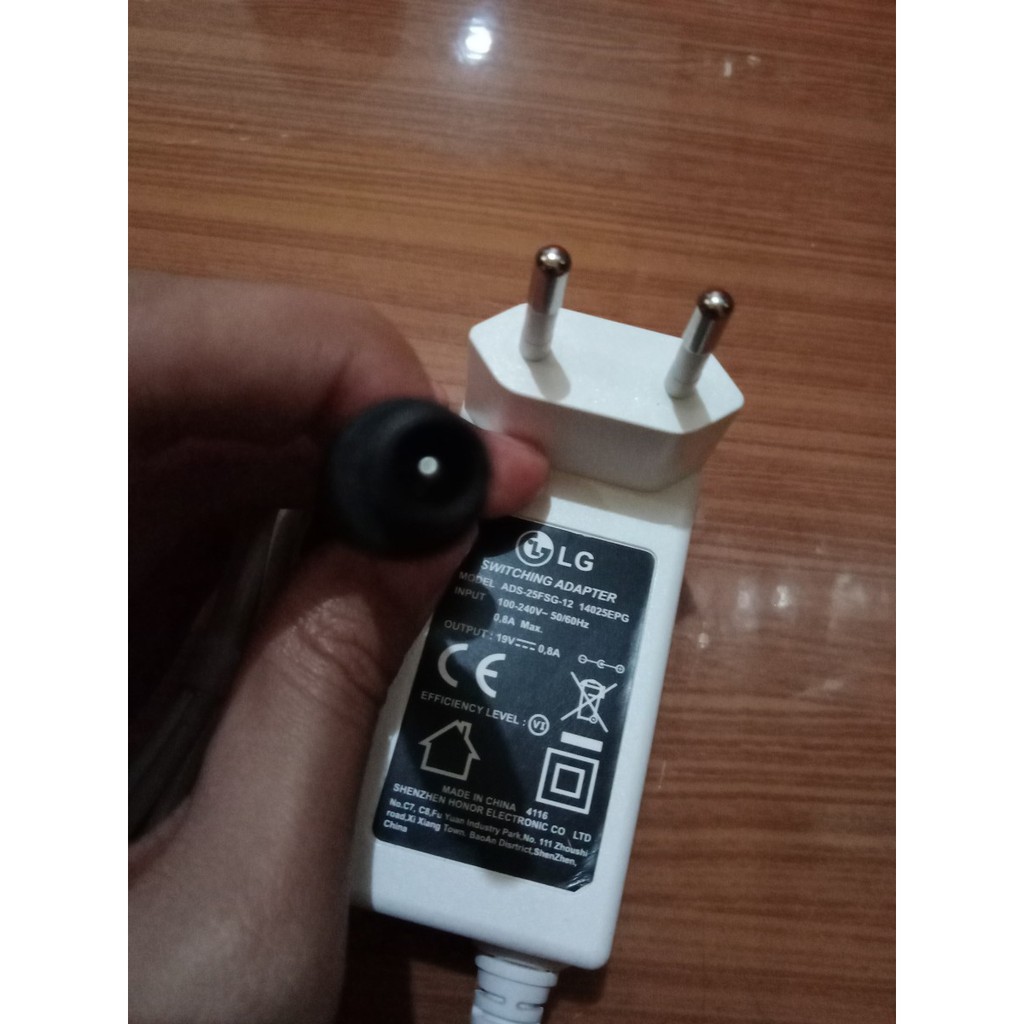 Adaptor Charger Monitor LG TV LED LG 19v 19 v 0.8a 0,8 a Original