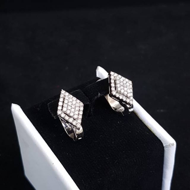 Giwang model getas emas putih berlian eropa