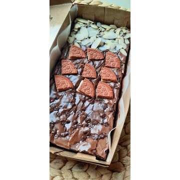 

2 box fudgy brownies small size