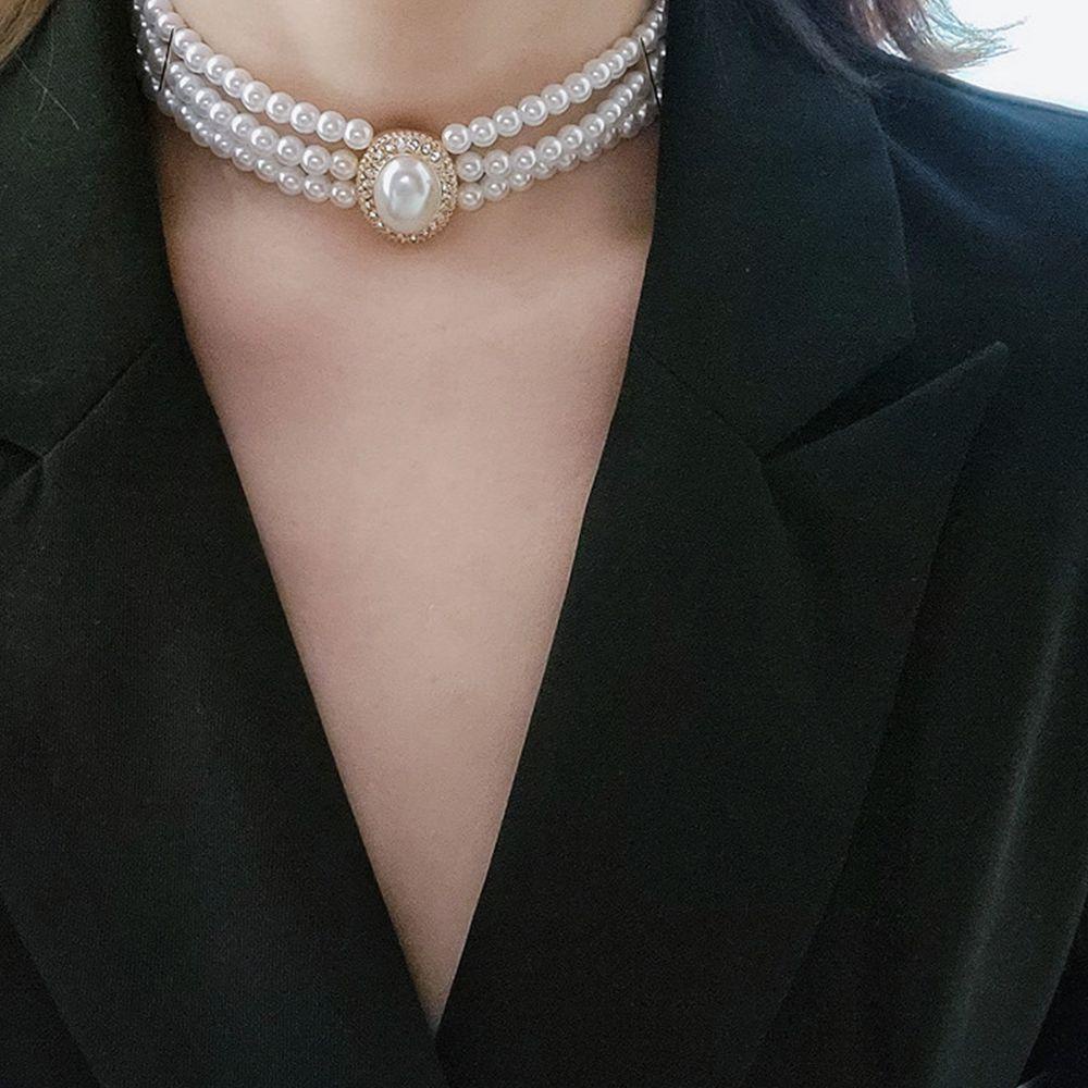 REBUY Rebuy Wanita Kalung Kepribadian Mewah Mutiara Triple Layer Temperamen Hepburnesque Perhiasan Aksesoris