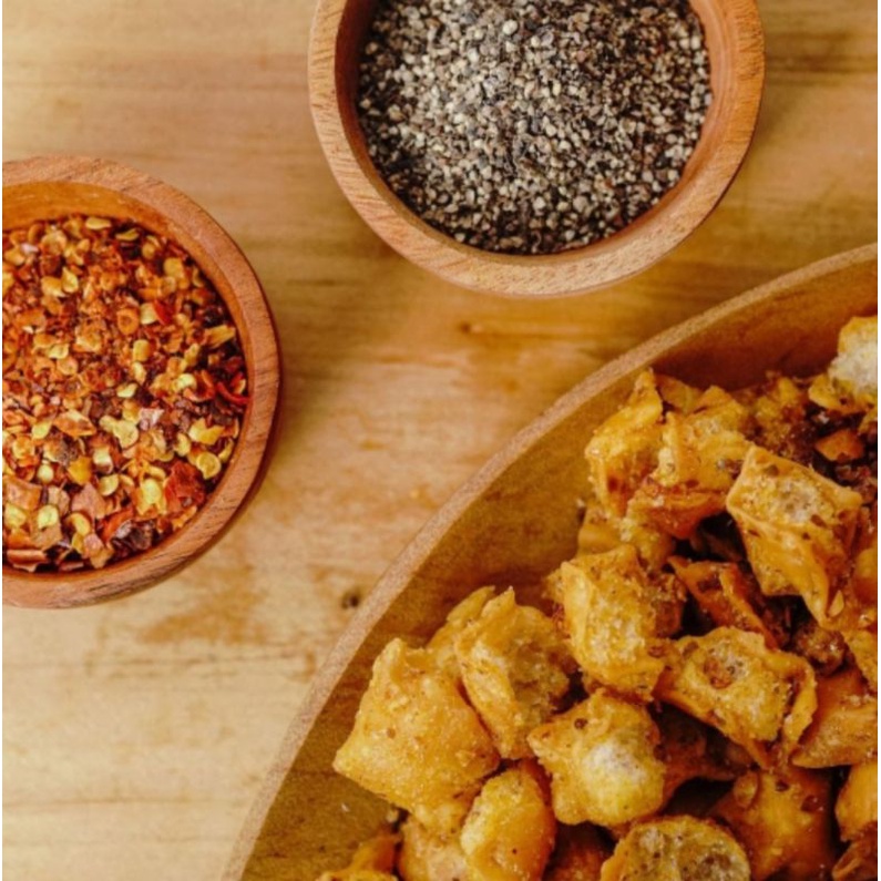 

SIOMAY KERING PEDAS GURIH AROMA DAUN JERUK NIKMAT 1/2KG