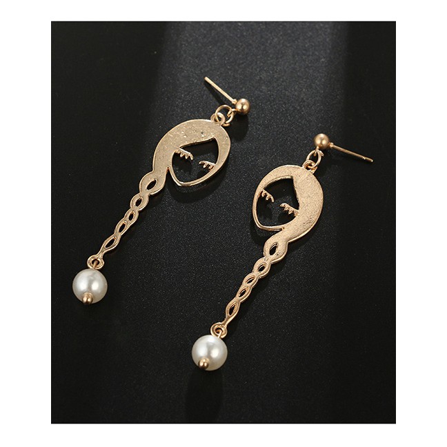 LRC Anting Tusuk Fashion Gold Color Girl Shape Decorated Earrings