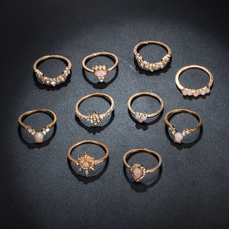 10pcs / Set Cincin Desain Mahkota Bintang Opal Aksen Berlian Warna Emas Untuk Wanita