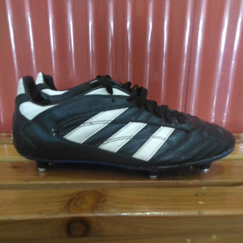 Adida* Sepatu Bola Second Bekas (Sold)