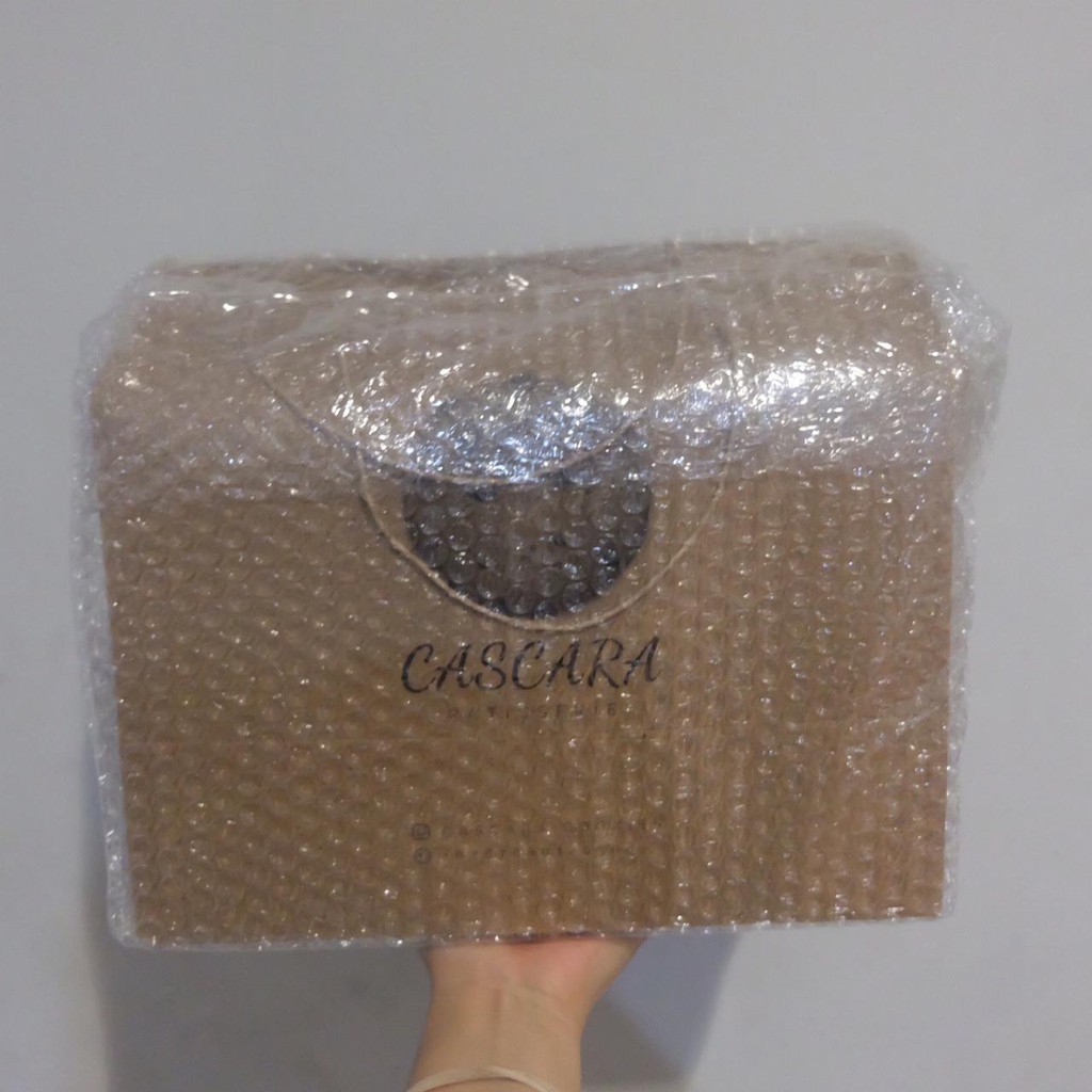 

Cascara Cookies - Bubble Wrap dan Dus Luar Kota untuk Brownies Cookies ukuran 20x20cm