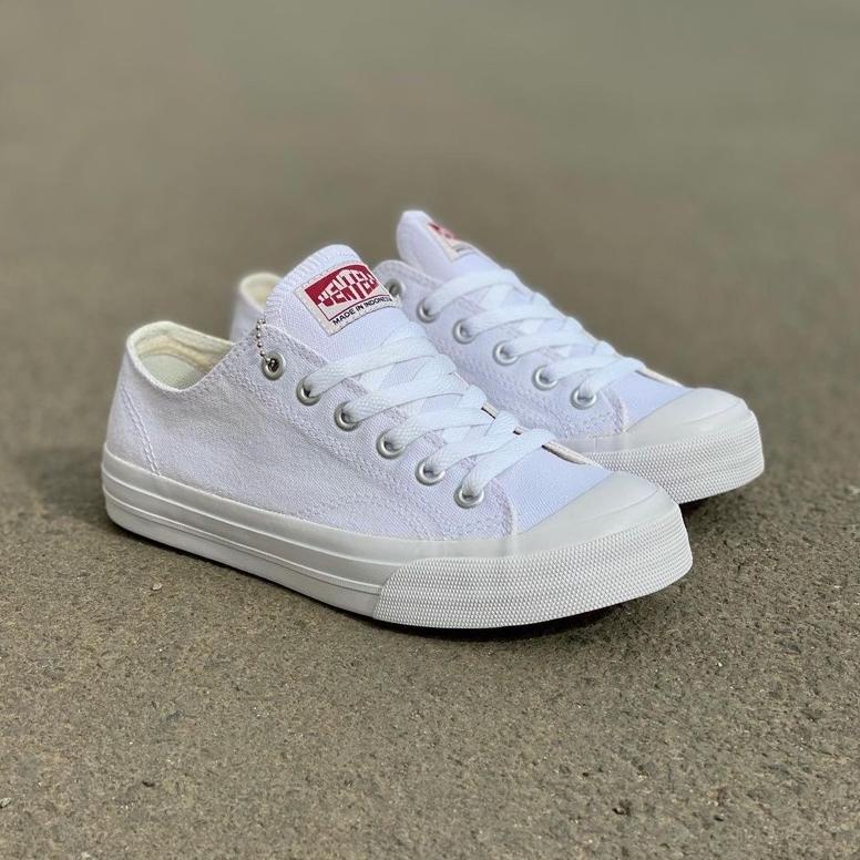 Sepatu Vantela Basic White Original 100% Sepatu ventella original