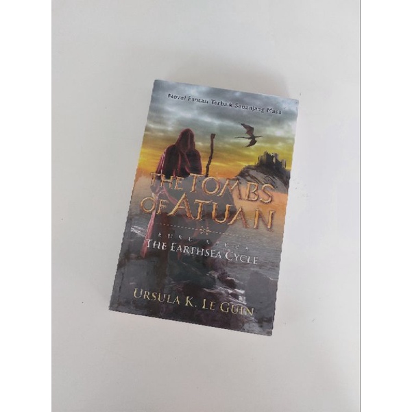 The Tombs Of Atuan (The Earthsea Cycle) - Preloved