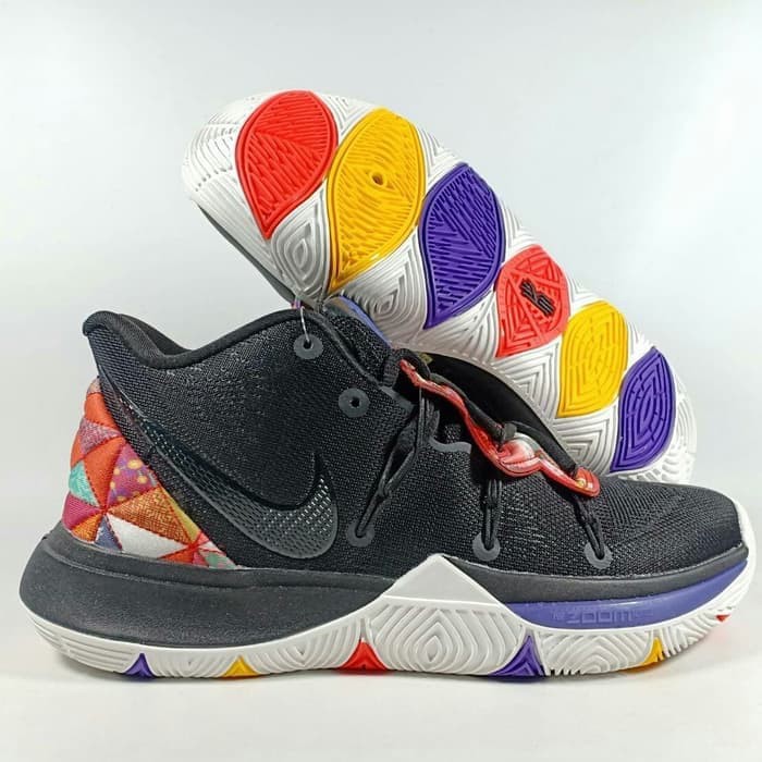 Sepatu Basket Kyrie 5 CNY