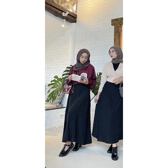 ‼️READY‼️BASIC POLKA SKIRT KOREAN LOOKS POLKADOT KECIL - ROK MOTIF POLKADOT MINI ORI - SKIRT A-LINE HIGHWAIST KOREAN LOOK - A-LINE SKIRT - ROK TARTAN - SPAN TARTAN KOTAK-KOTAK - POLKA FLARE SKIRT - ROK POLKADOT KECIL IMPORT