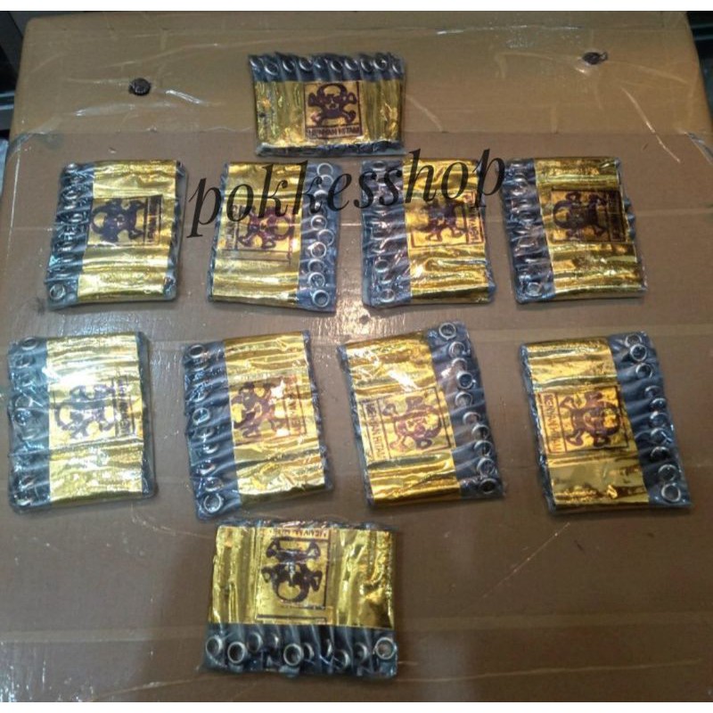 Madat Anting Tengkorak Hitam