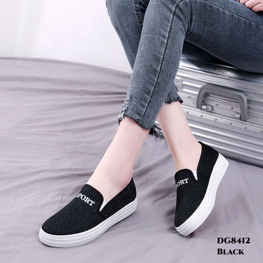 WYN SNEAKERS CASUAL SPORT FASHION KOREA NYAMAN ANTI SLIP DG8412